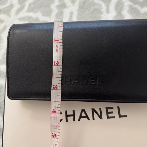 LIKE NEW🖤 CHANEL QUILTED LEATHER BLACK SUNGLASSES CASE - Picture 10 of 11